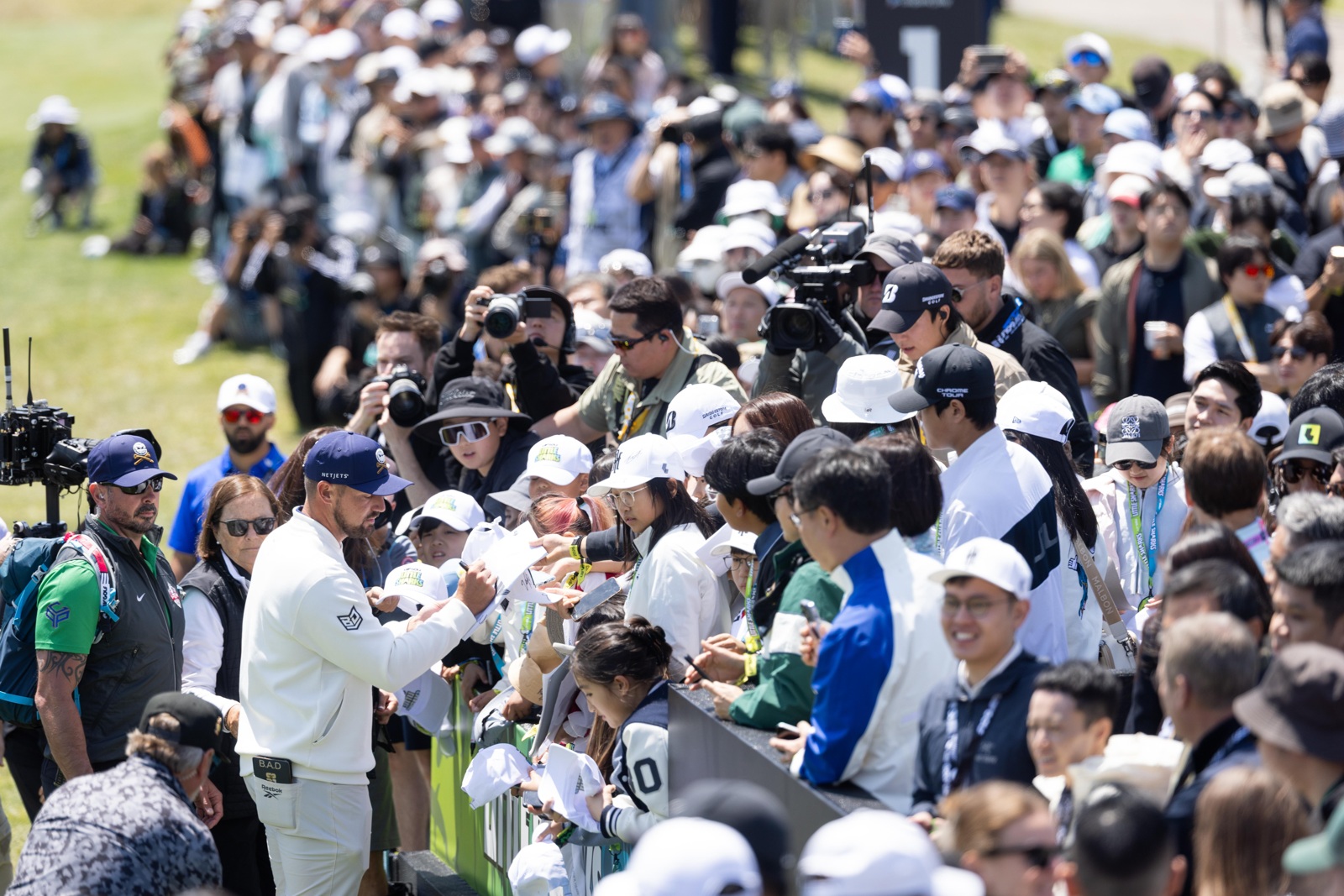 LIV 골프 코리아, K팝 스타.세계적 골퍼.문화 융합과 함께한 개막