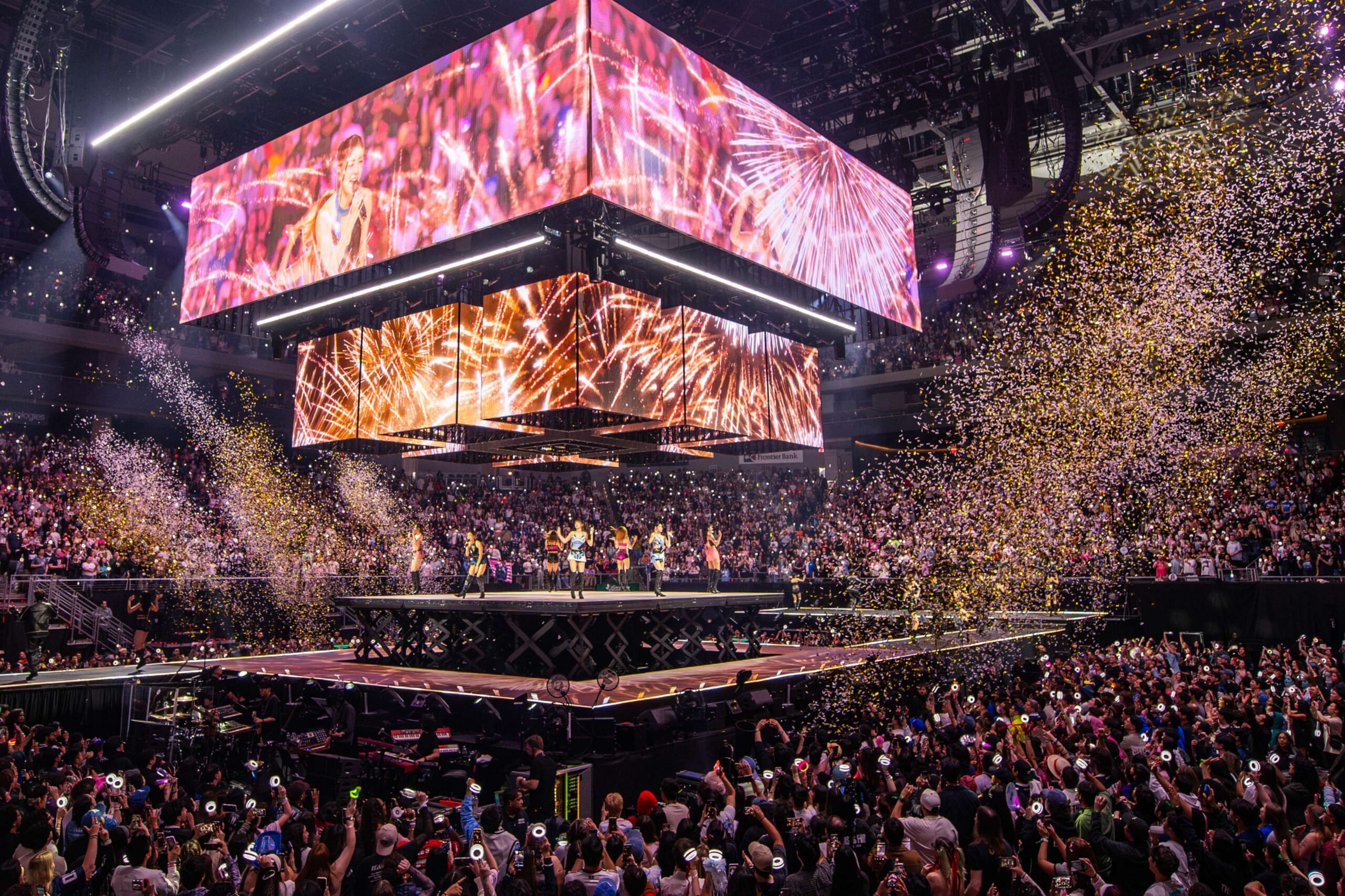 트와이스, 북미 투어 55만 관객 동원, K팝 걸그룹 최다 기록 달성