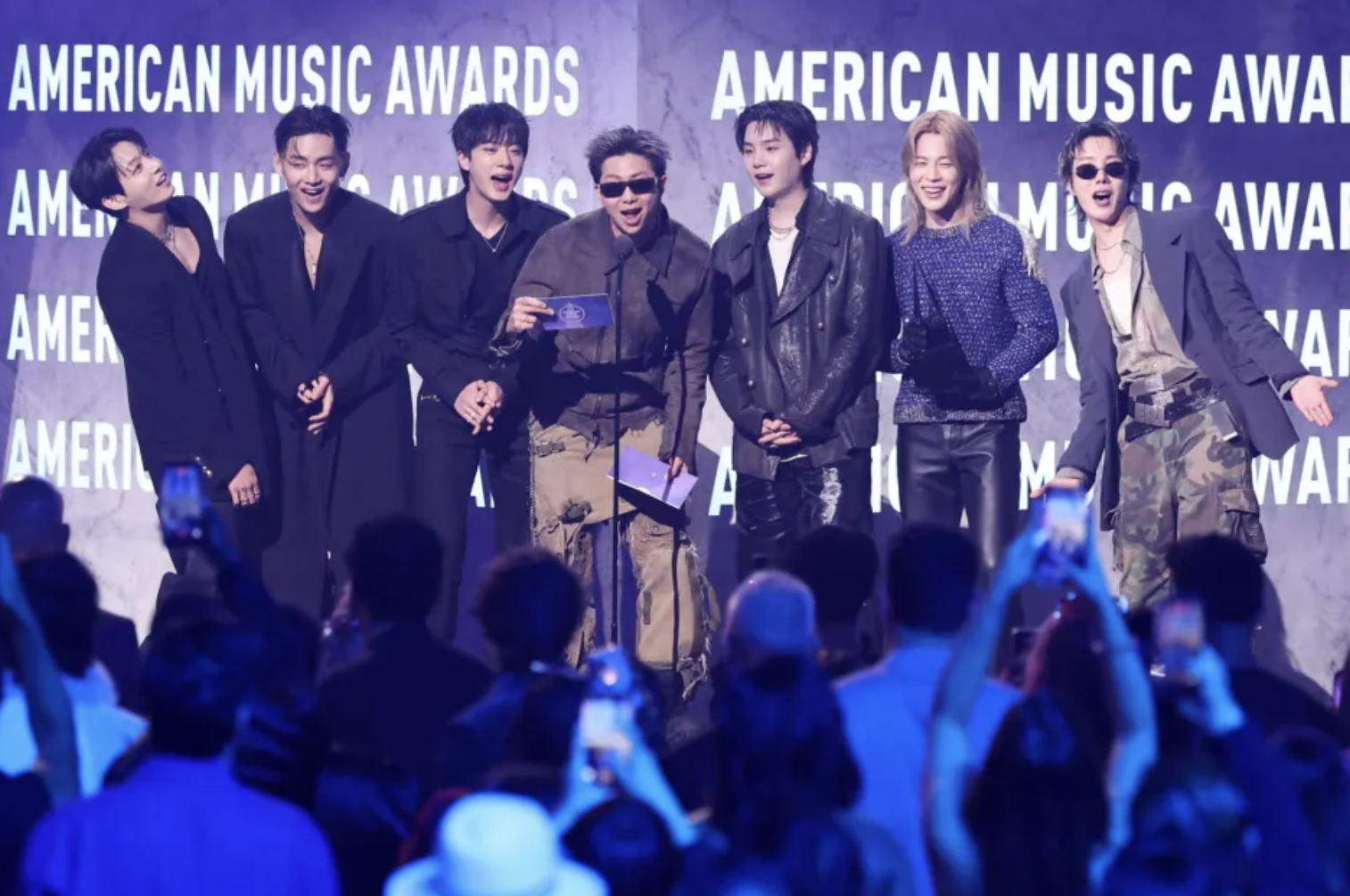 BTS, 데뷔 13주년 기념 ‘가족사진’ 공개하며 2026 Festa 시작
