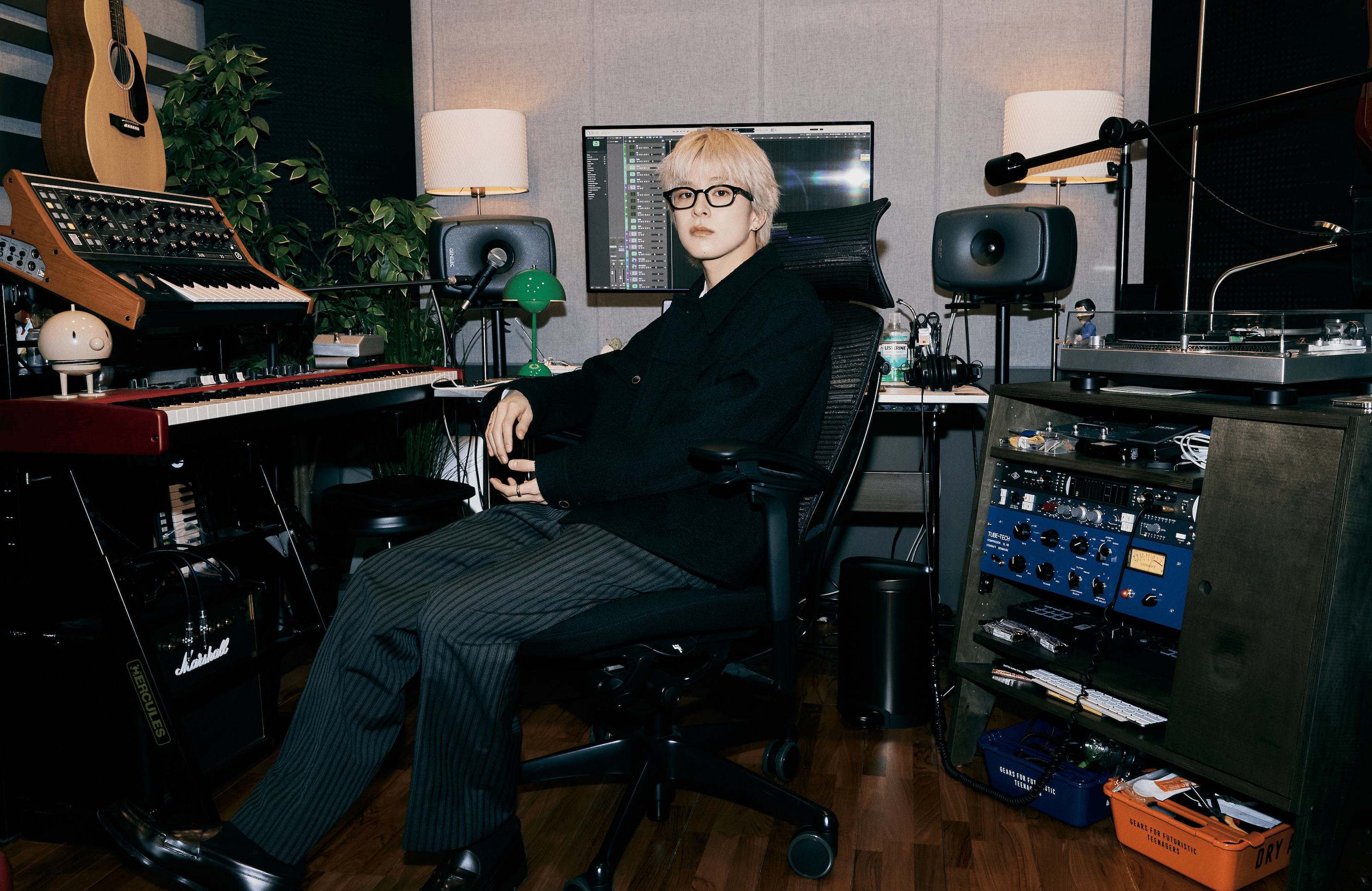 아사히가 프로듀서로 펼친 컬러 팔레트, 그 위의 색들이 번져나갈 때