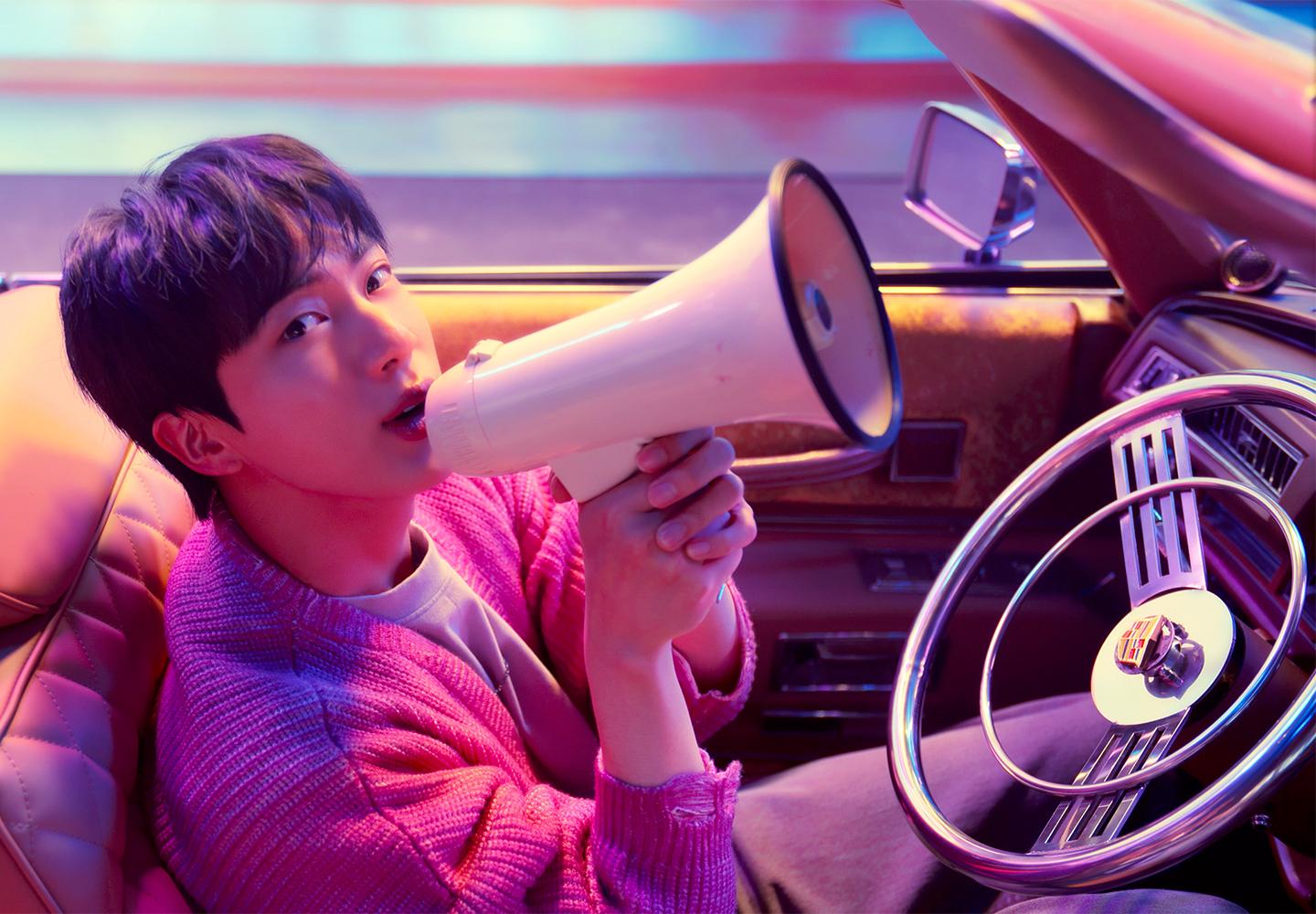 독점 인터뷰 : BTS 진은 지치고 외로운 아미에게 힘을 주려 한다