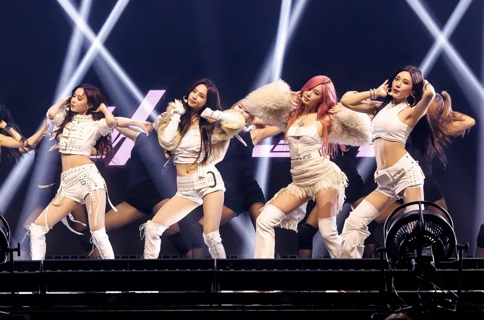 에스파, '빌보드 우먼 인 뮤직 2025' 올해의 그룹상 수상