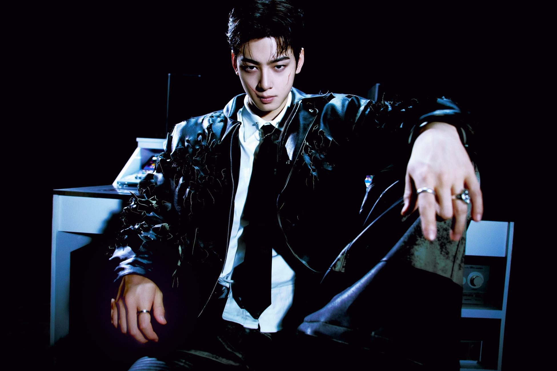 군백기는 없다? 입대한 K-팝 스타들의 열혈행보