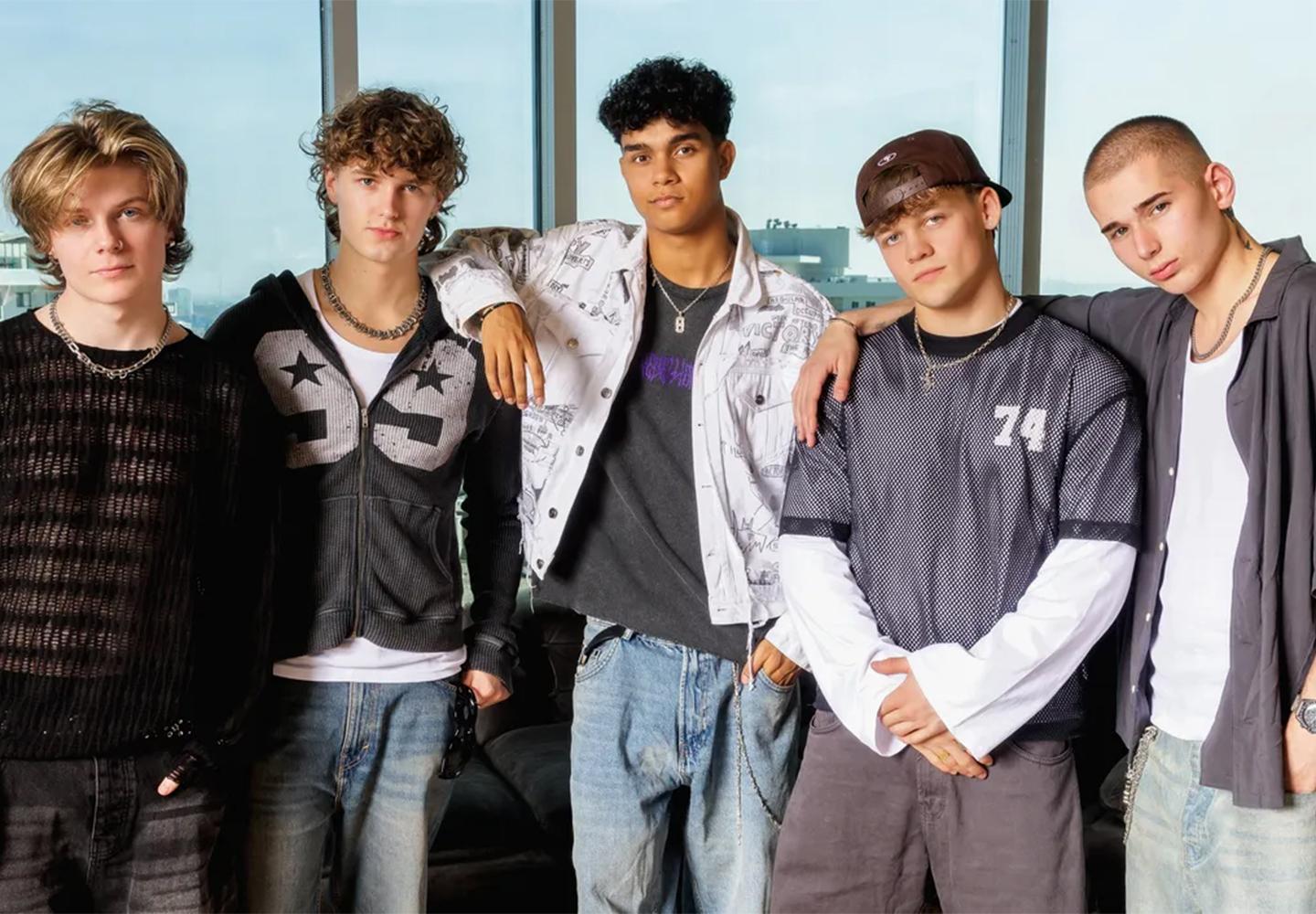 미국 레이블 감마, 카카오, SM엔터테인먼트, 영국 보이밴드 디어앨리스 론칭